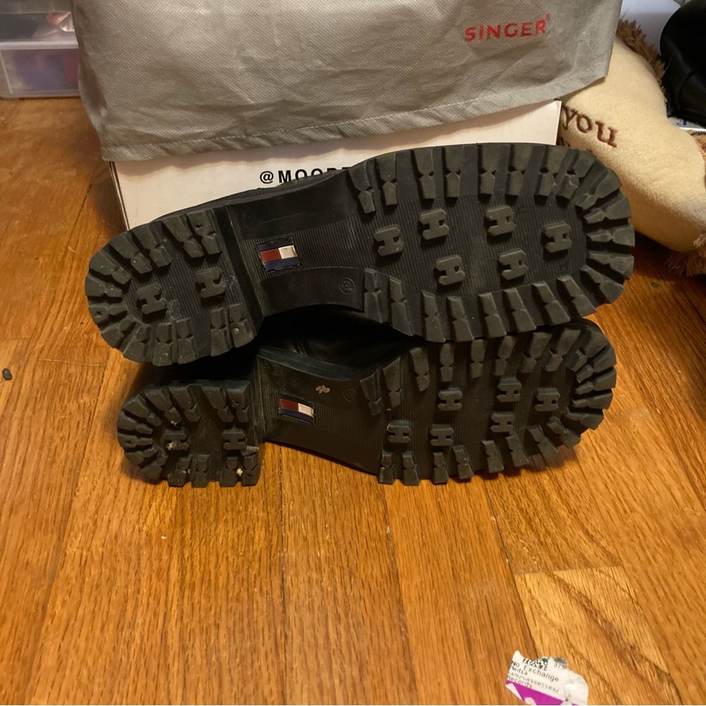 Black leather square toed boots - Picture 4 of 12